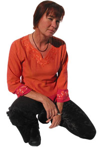 SD_Oberteil_orange_bestickt_freigest