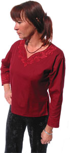 SD_Oberteil_rot_bestickt