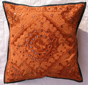 1xKissen_Stoff_Spiegel_bestickt