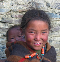 Dolpo_MaedelMitKind_bearb_komp