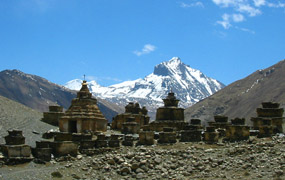 Dolpo_kleineGompas_bearb_komp