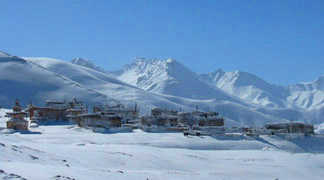 Dolpo_verschneitesDorf_bearb_komp