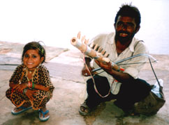 Indien_Pushkar_VaterTochterMusik_bearb_komp